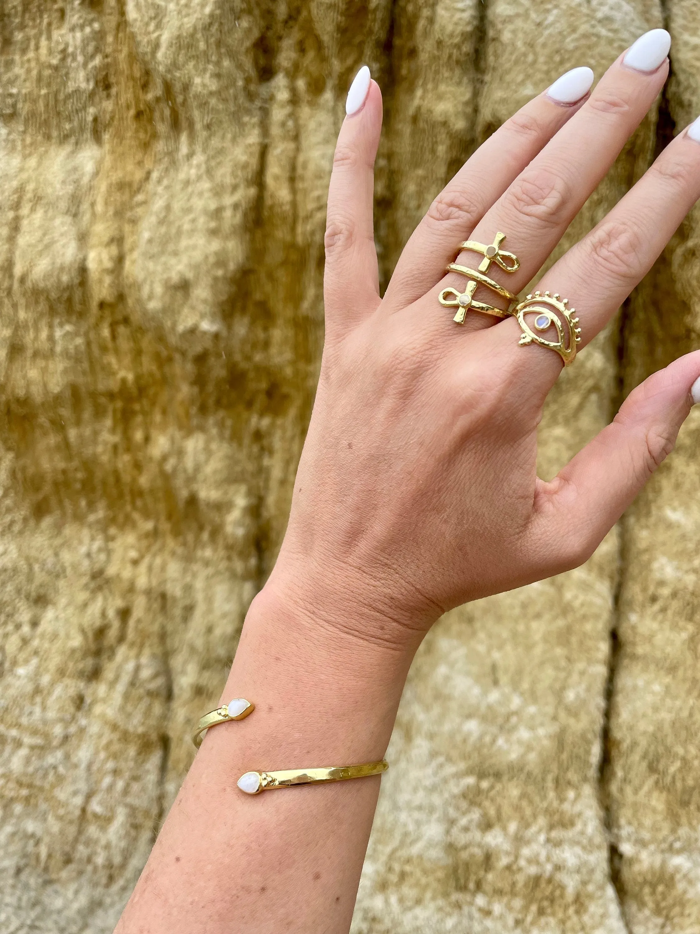 Savaya Gold Rainbow Moonstone Bracelet
