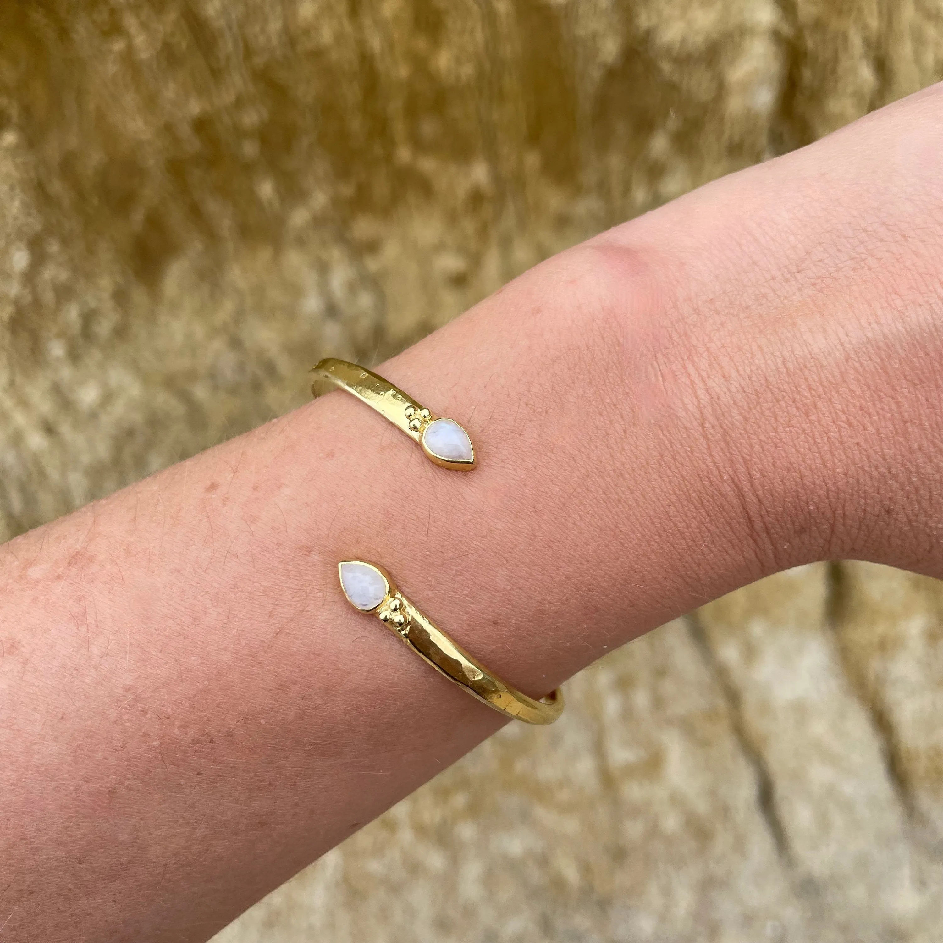 Savaya Gold Rainbow Moonstone Bracelet