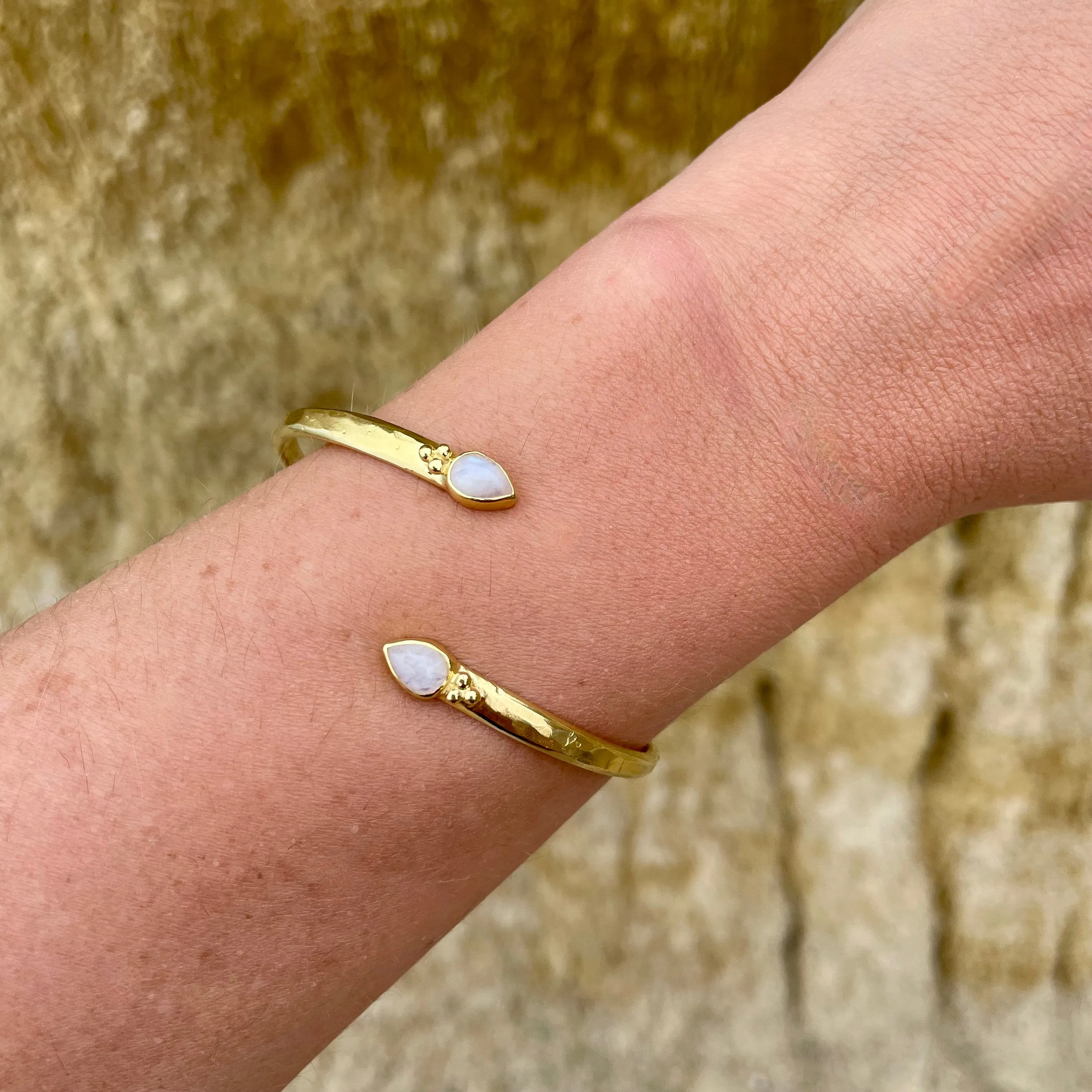 Savaya Gold Rainbow Moonstone Bracelet