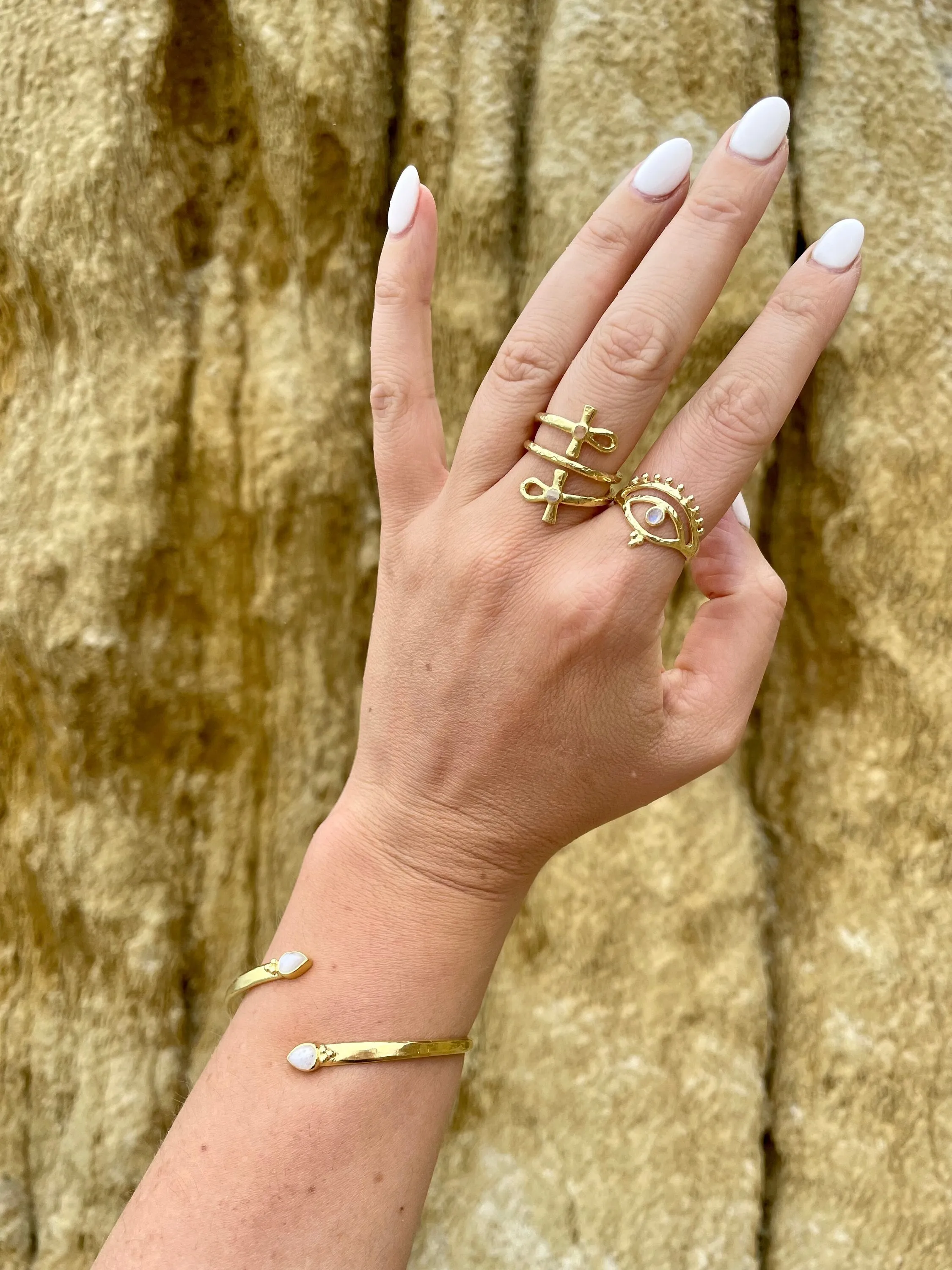 Savaya Gold Rainbow Moonstone Bracelet